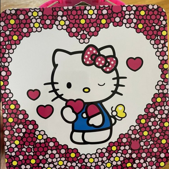 Hello Kitty Tin Lunch Box - Picture 5 of 8